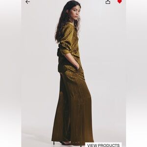 Chic Golden Olive Green Striped/Pleated wide-leg Pantsuit